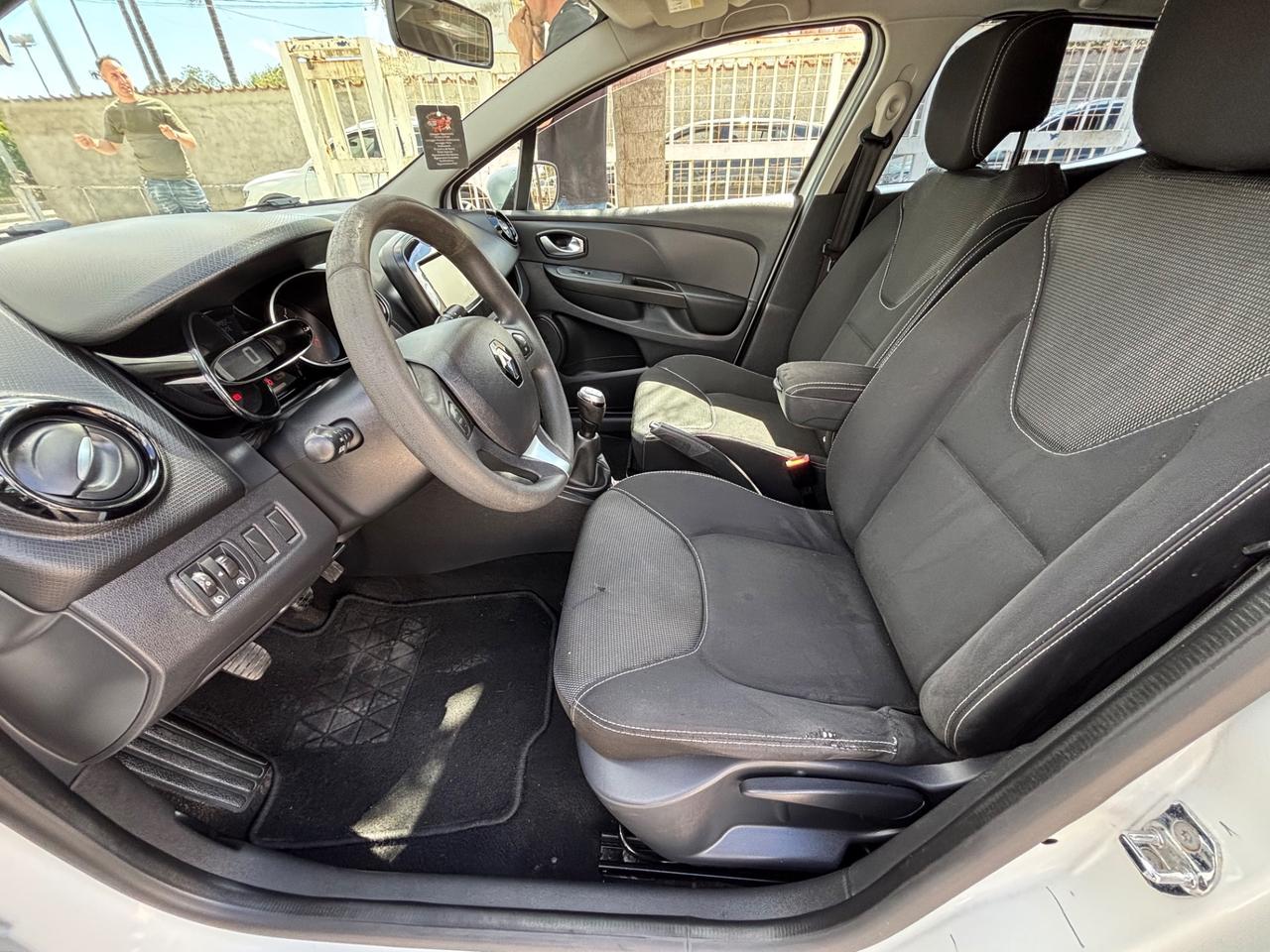 RENAULT CLIO 1.2 75CV 110.000KM