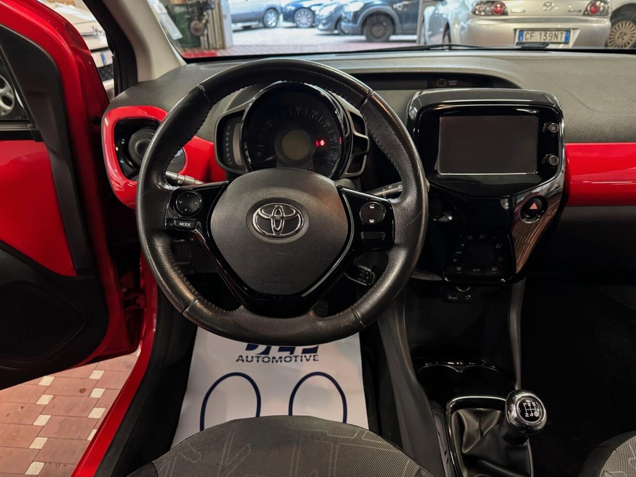 Toyota Aygo 1.0 VVT-i 69 CV 5 porte x-clusiv - CABRIO