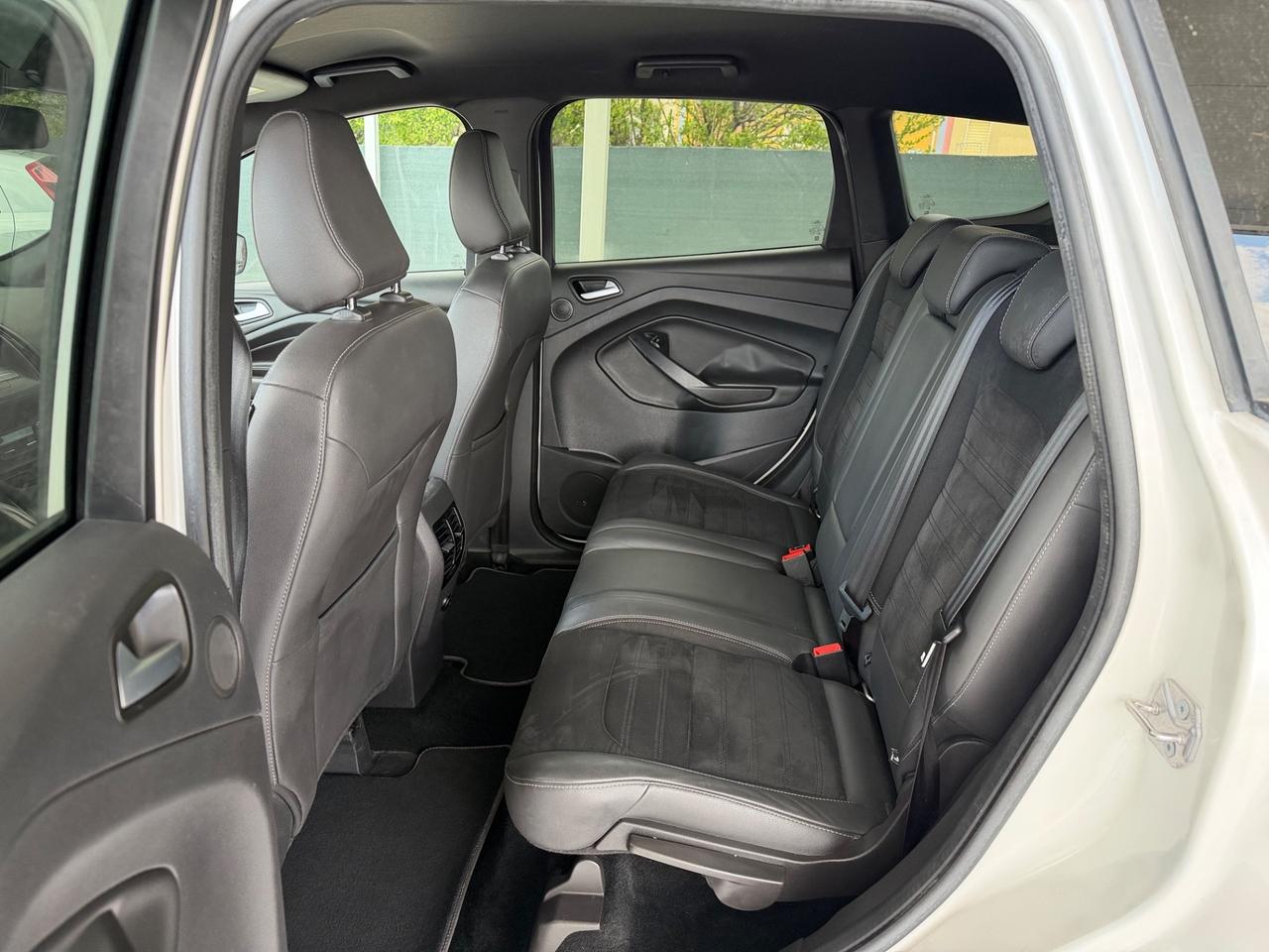 Ford Kuga 1.5 TDCI 120 CV S&S 2WD Powershift ST-Line