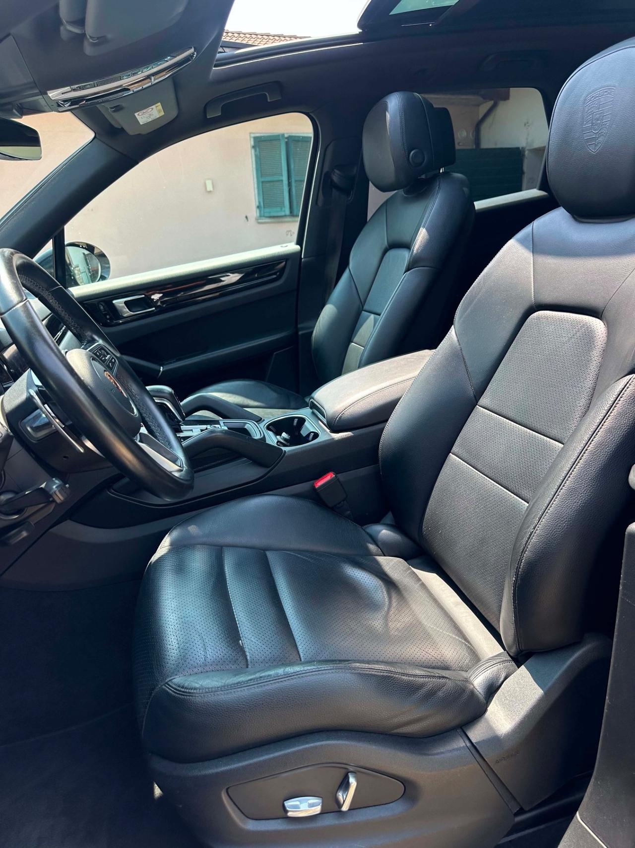 Porsche CAYENNE 3.0 V6 PANO BOSE KMCERT UNICOPR