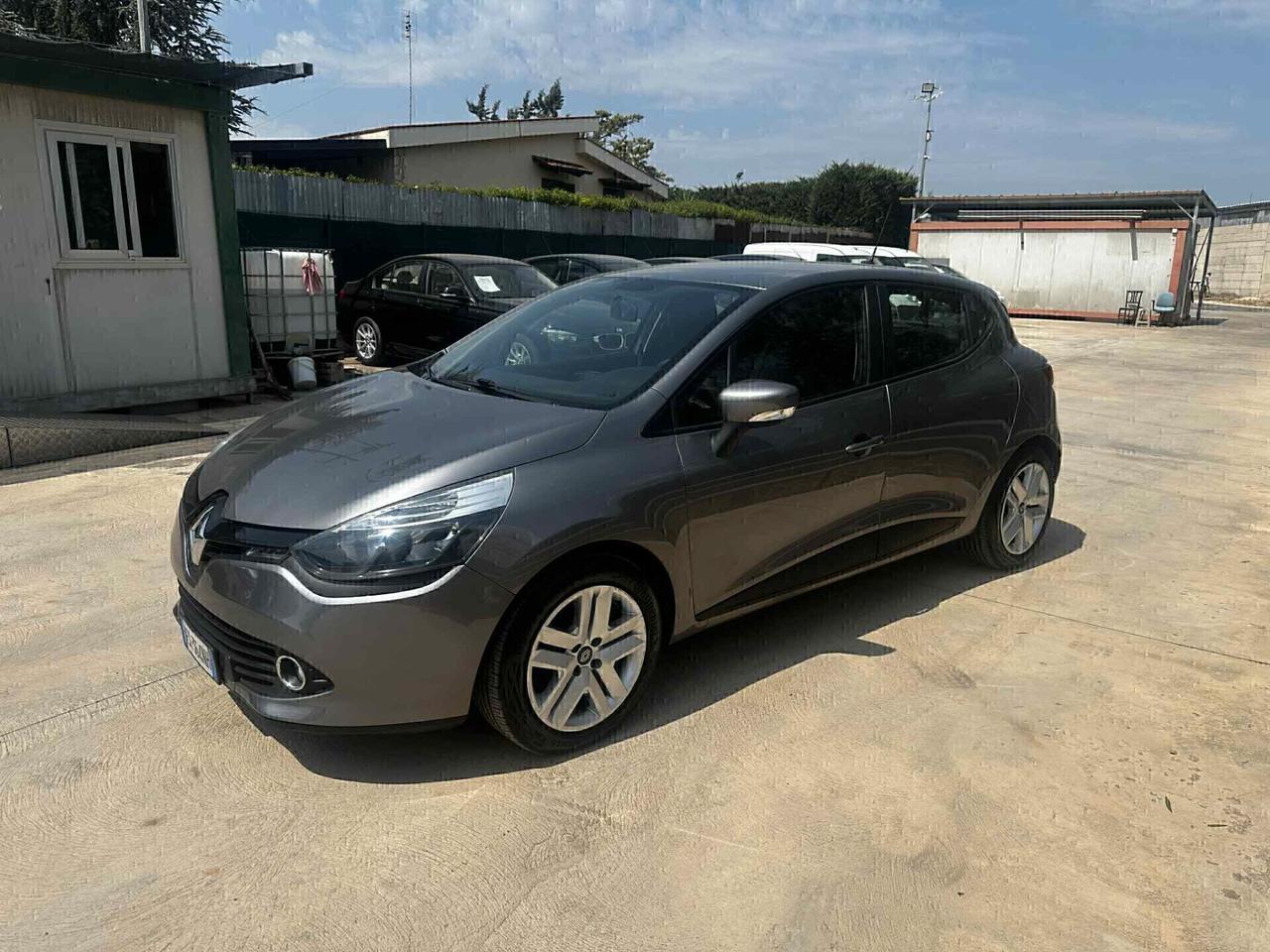 Renault Clio 1.5 dCi diesel 75CV neop ok 2014
