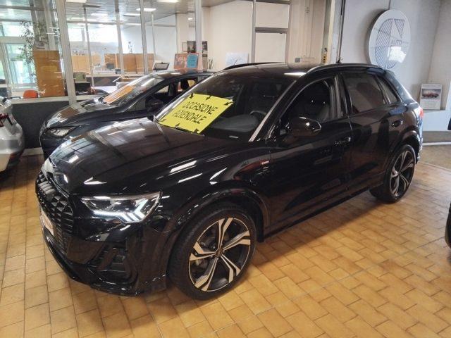 AUDI Q3 35 TDI S tr.Identity Black 20" FULL