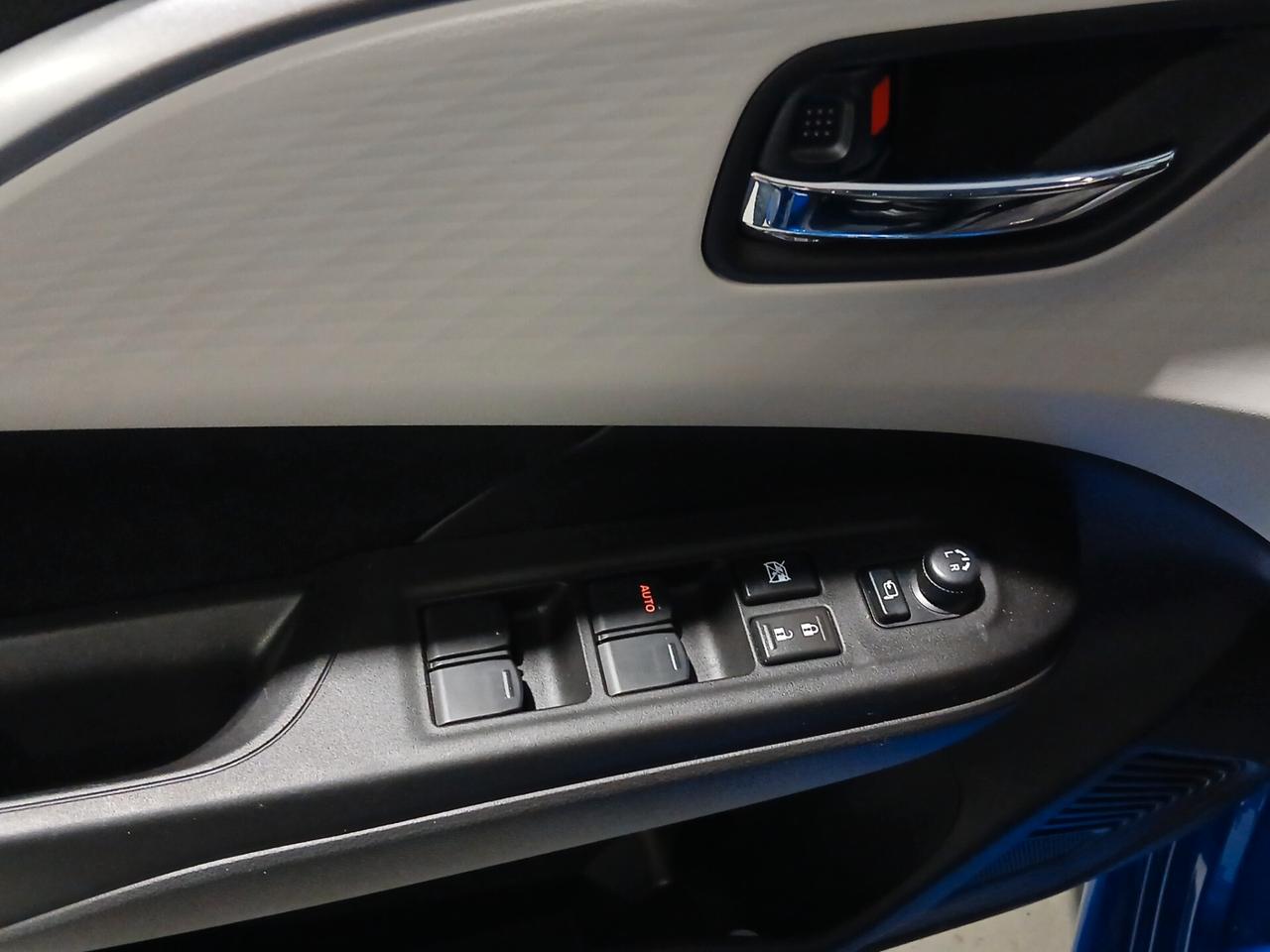 Suzuki Swift 1.2 Hybrid Top bicolor