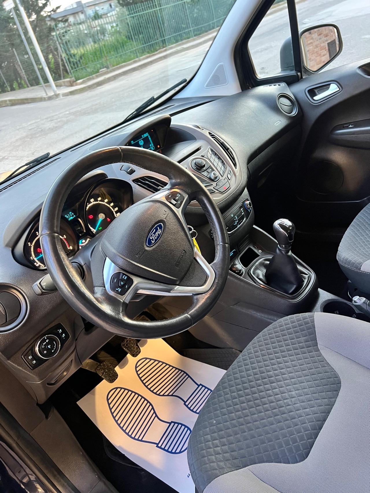 Ford Tourneo Courier 1.5 TDCI 75 CV Titanium