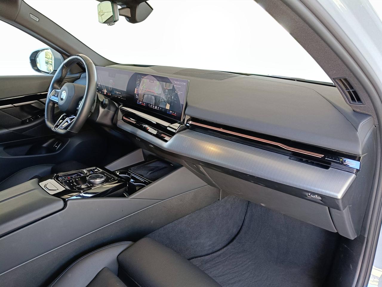 BMW Serie 5 G61 2024 Touring - 520d Touring 48V xdrive MSport Pro auto