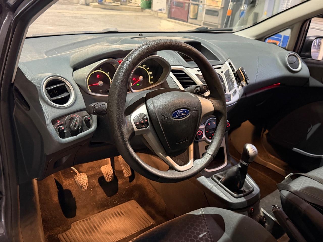 Ford Fiesta 1.4 5 porte benzina/gpl - 2010