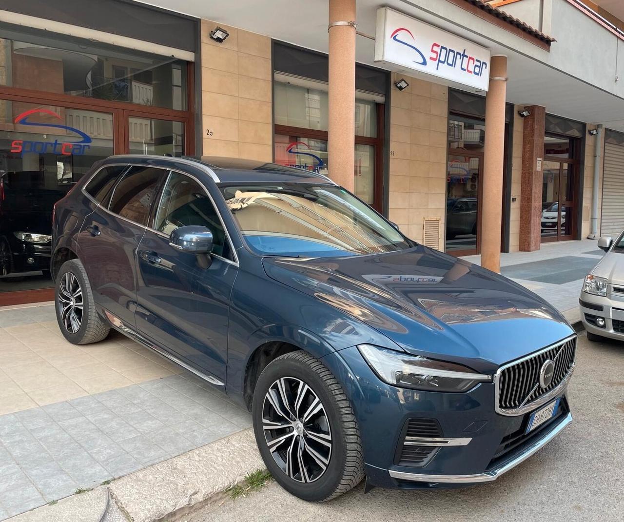 Volvo XC 60 B4 (d) 20d 197CV Aut. INSCRIPTION TETTO NAVY PELLE LED 19