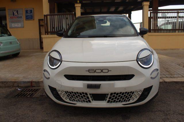 FIAT 600 Hybrid 110 CV DCT MHEV La Prima -KM0