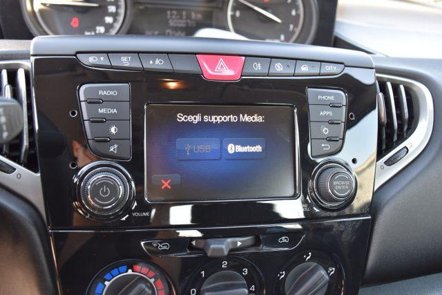LANCIA Ypsilon 1.2 69 CV 5 porte Gold