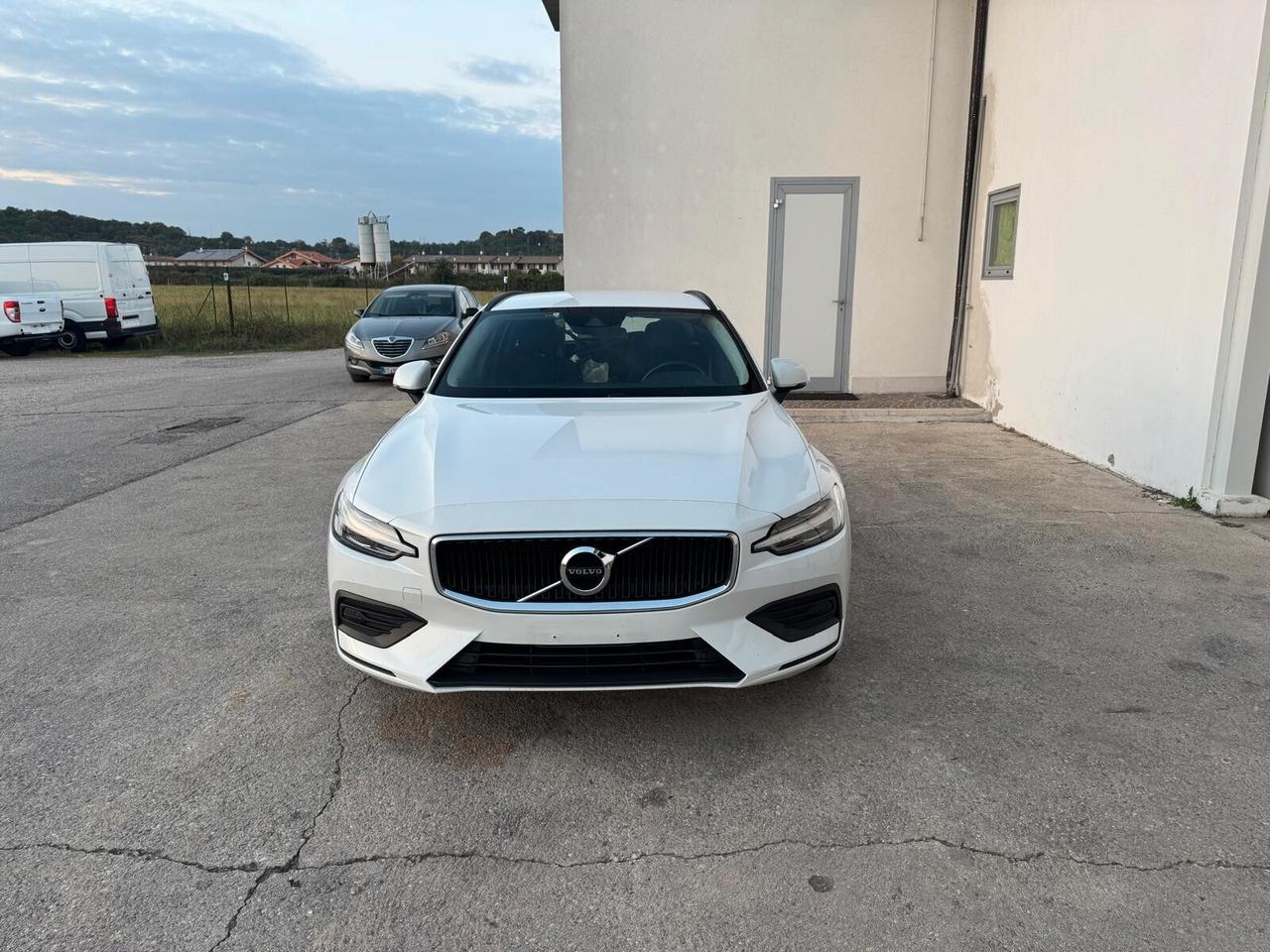 Volvo V60 2.0 b4 Momentum auto MOTORE KO