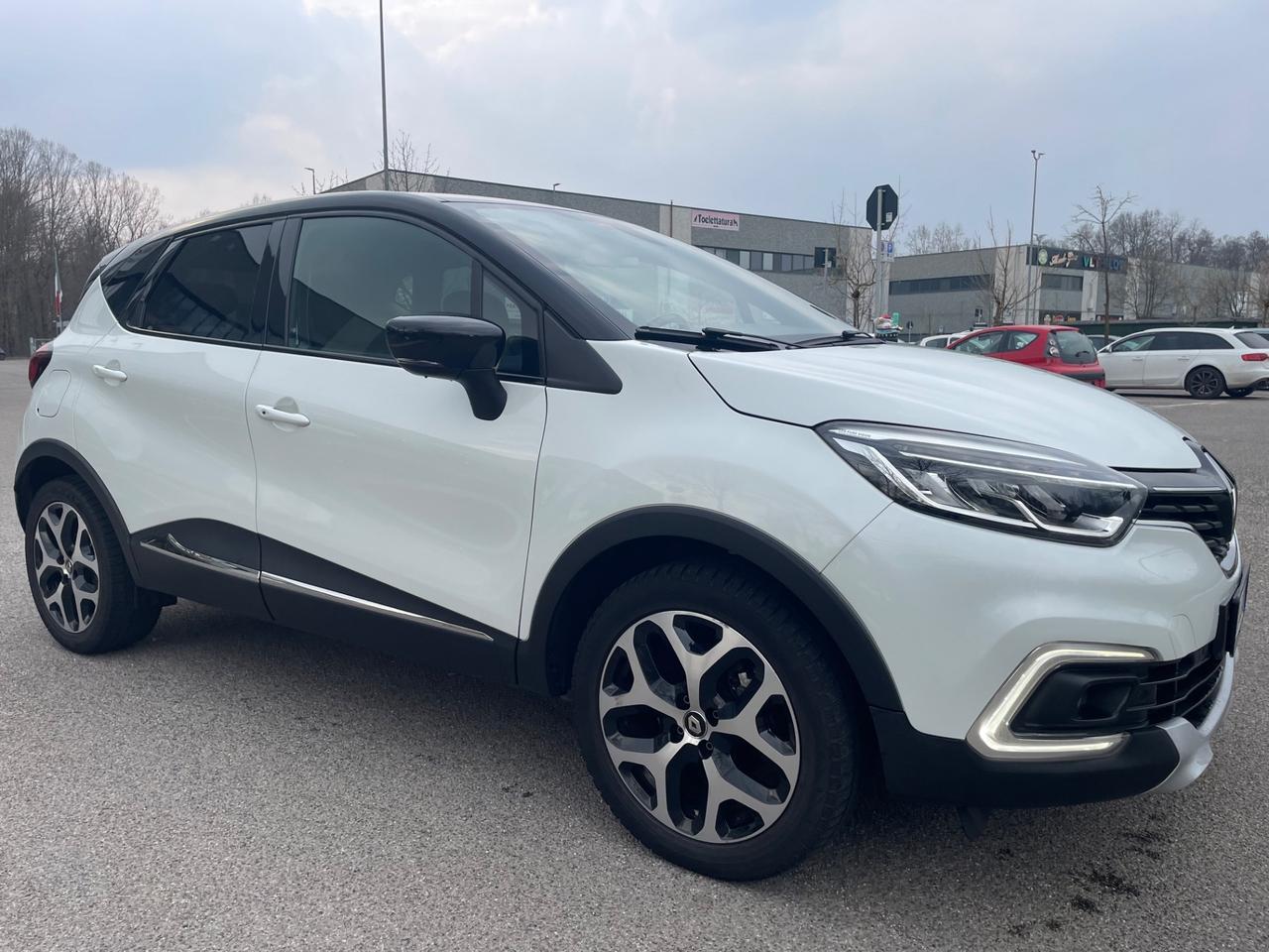 Renault Captur TCe 130 CV*Neopatentati*Navi*Solo 95000km*