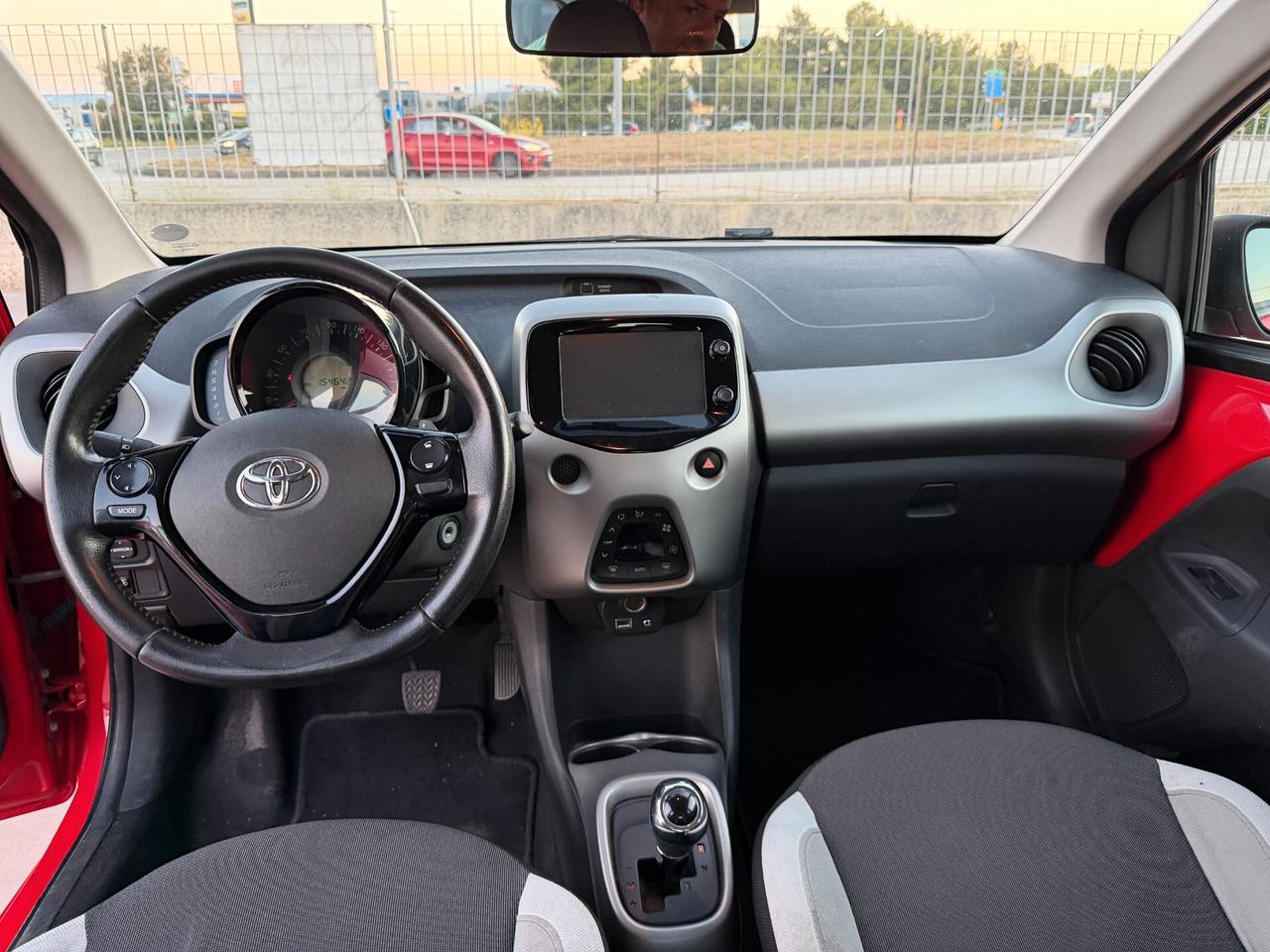 Toyota Aygo 1.0 VVT-i 69 CV 5 porte x-play TSS MMT