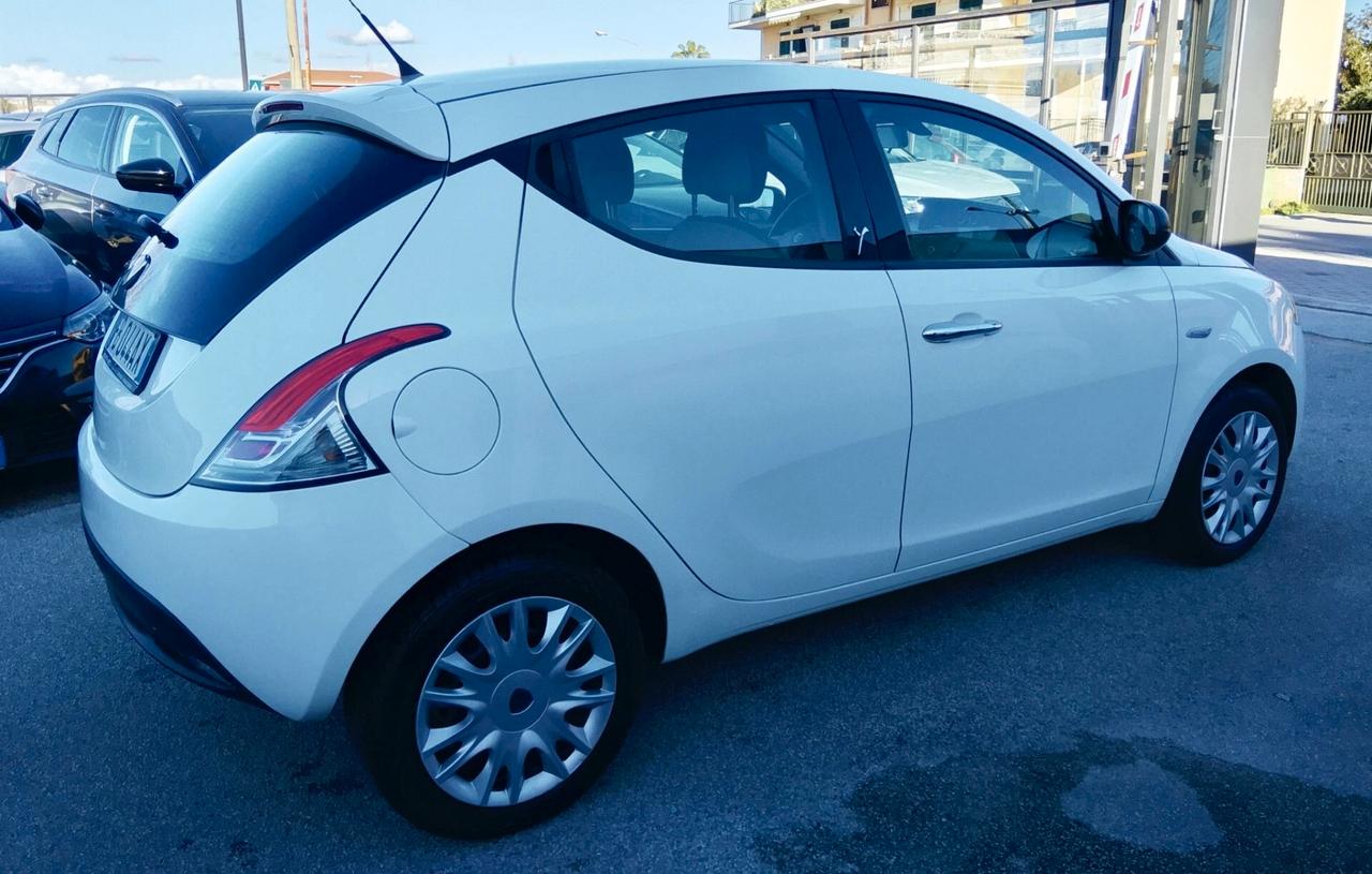 Lancia Ypsilon 1.2 EURO 6 110K KM