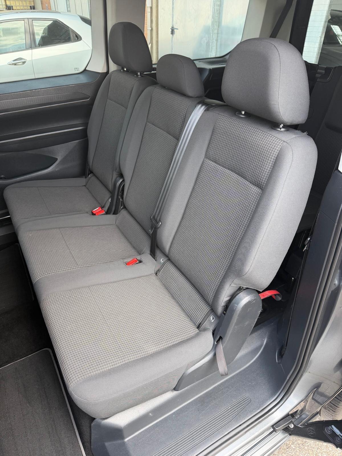 Volkswagen Caddy Pianale Ribassato 2.0 TDI 102 CV Space Maxi 7 POSTI DUE PORTIERE SCORREVOLI