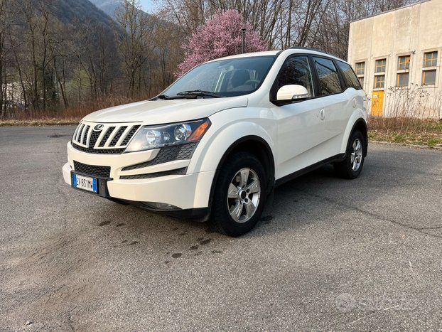 Mahindra xuv500 4wd awd