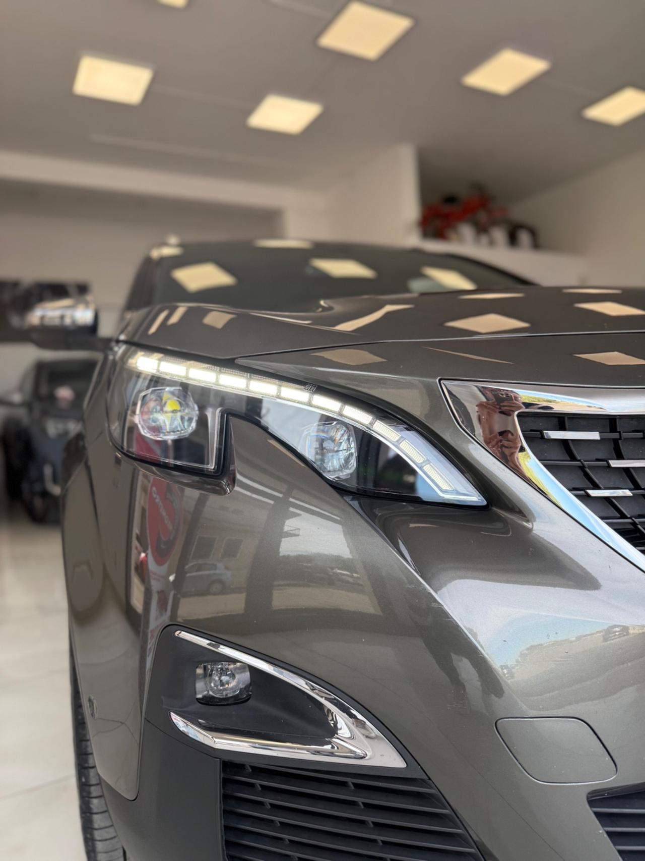 Peugeot 3008 MODELLO GT, TETTO APRIBILE,VIRTUAL COCKPIT.TELECAMERA, INTERNI IN PELLE,APPLE CARPLAY
