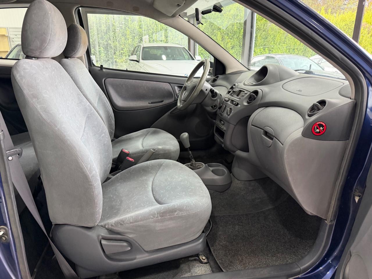 Toyota Yaris 1.0i 16V cat 3 porte Sol