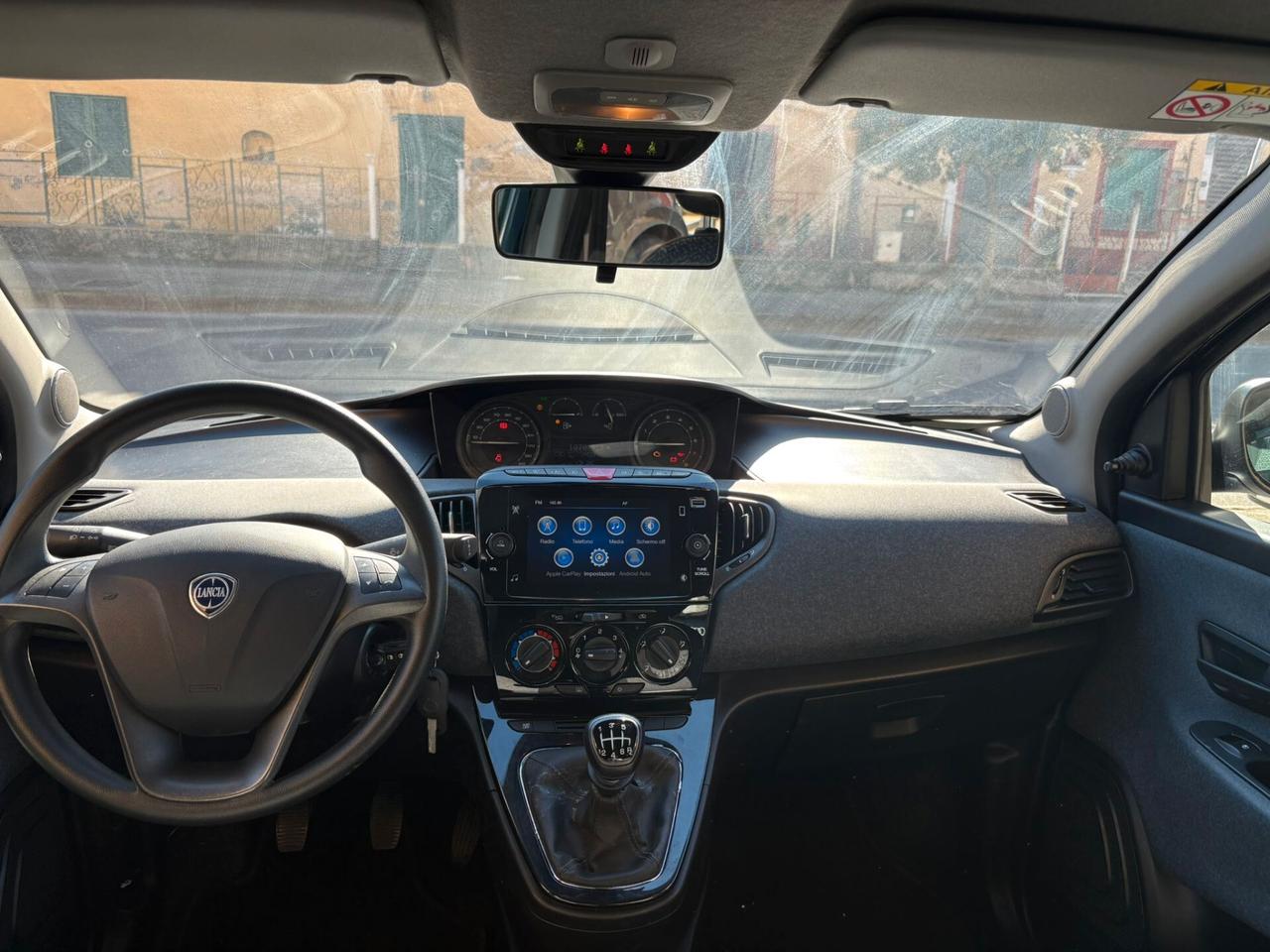 Lancia Ypsilon 1.0 FireFly 5 porte S&S Hybrid Silver