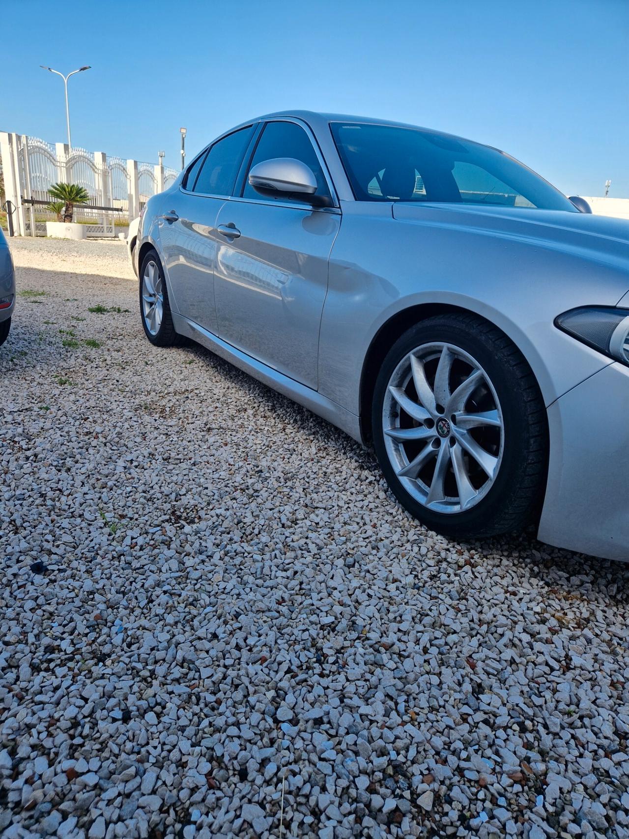 Alfa Romeo Giulia 2.2 Turbodiesel 180 CV Super automatica