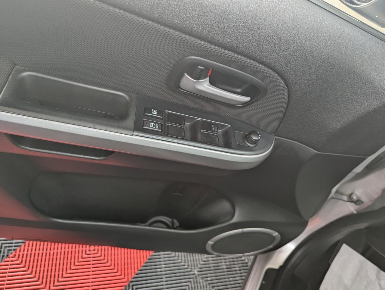 Suzuki Grand Vitara 2012 E5