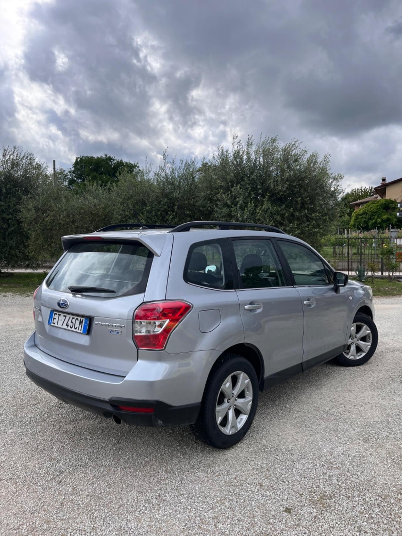 Subaru Forester 4x4 2.0 diesel PARI AL NUOVO