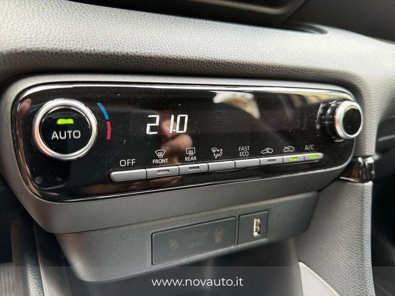 Toyota Yaris Hybrid Trend MY22