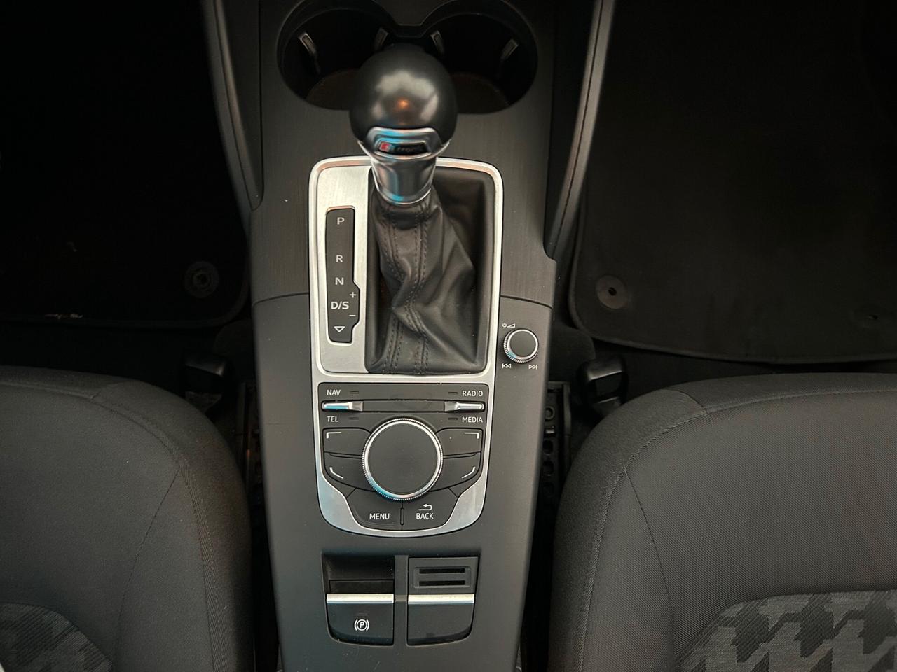 Audi A3 Sportback 1.6 TDI 110cv ADMIRED S-TRONIC E6