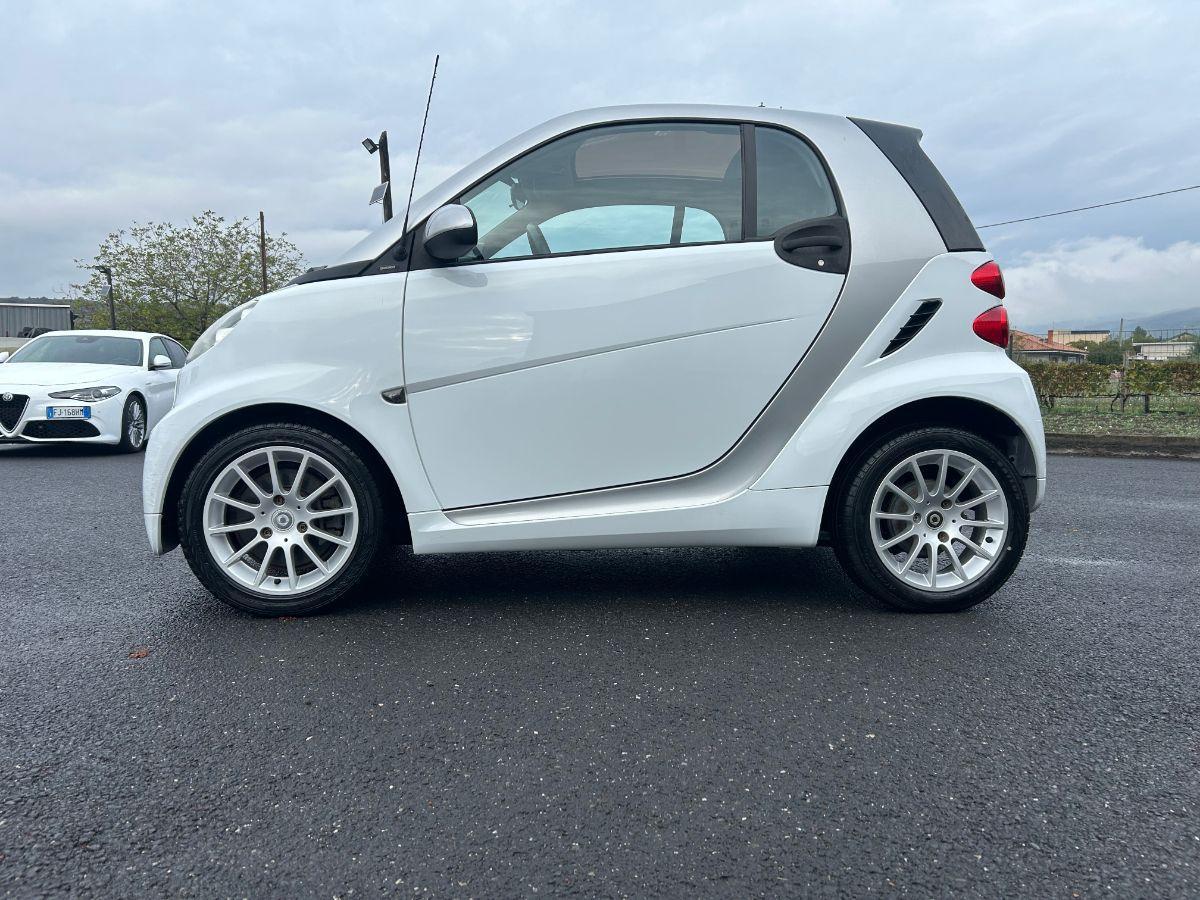 SMART - Fortwo - 1000 52 kW MHD coupé passion