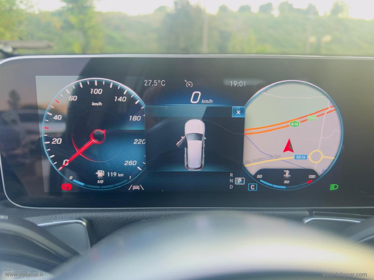 MERCEDES-BENZ GLB 200 d Automatic Premium