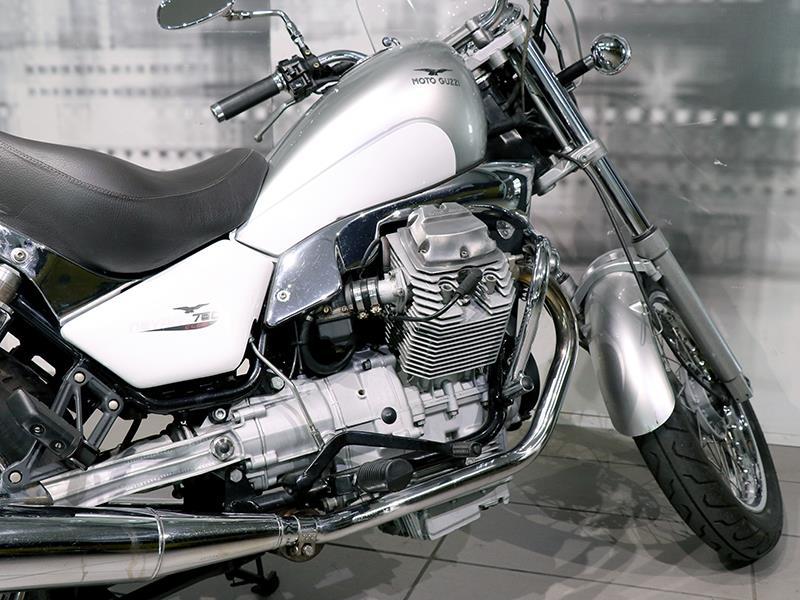 Moto Guzzi Nevada 750