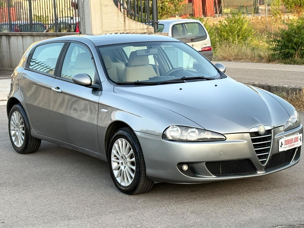 Alfa Romeo 147 1.9 JTD 120 CV5P Distinctive IN ORDINE