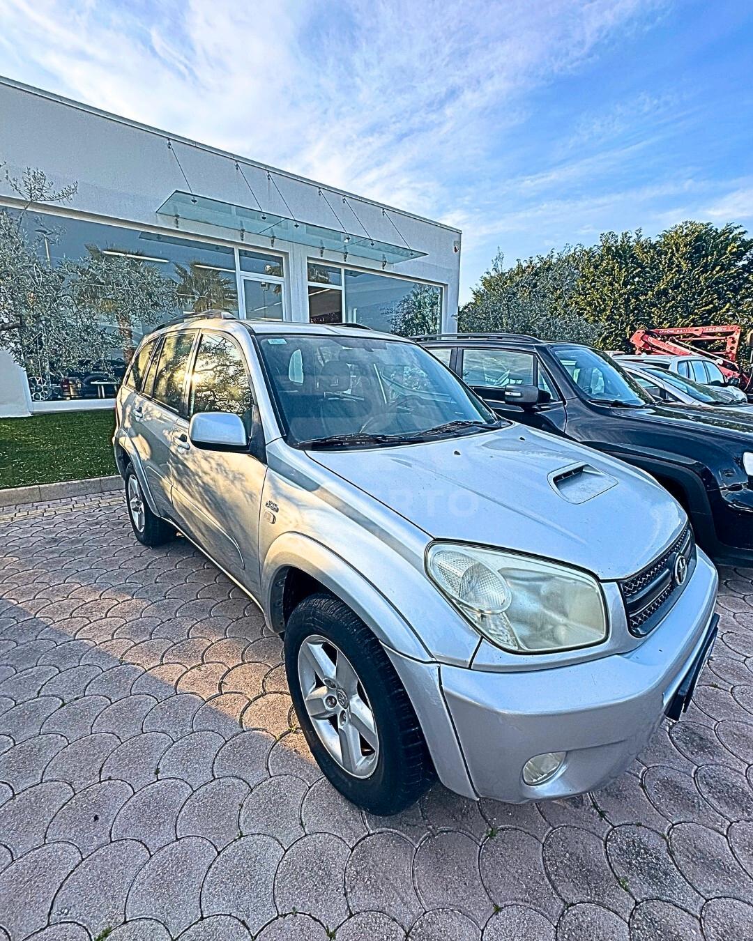 Toyota RAV 4 RAV4 2.0 Tdi D-4D cat 5 porte Sol