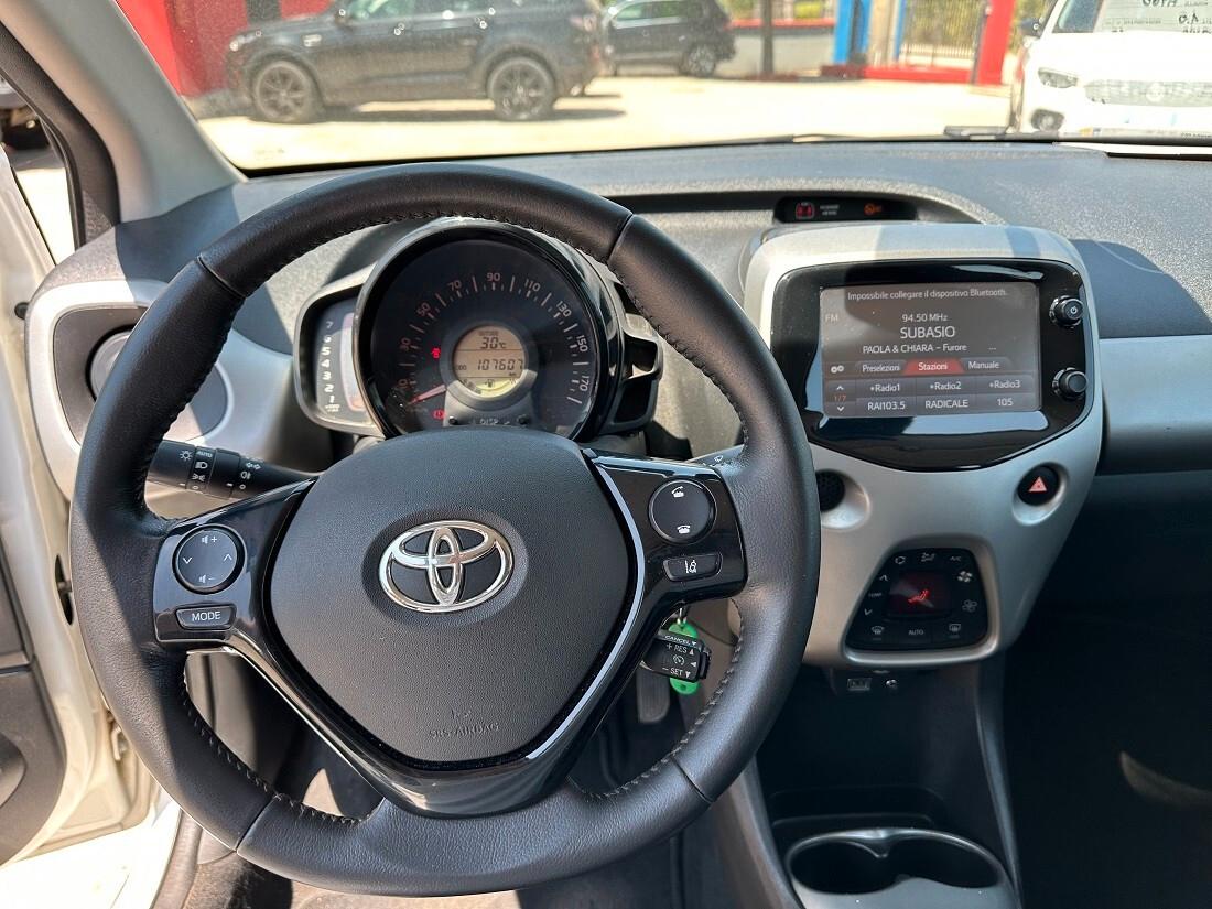 Toyota Aygo 1.0 VVT-i 69 CV 5 porte x-cool TSS