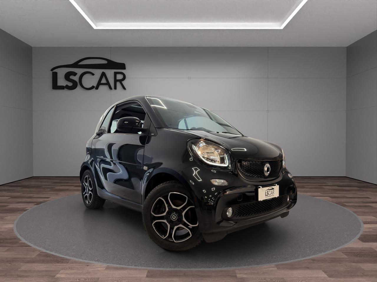 Smart fortwo coupe Prime 90cv - Unico proprietario - Sedili in pelle riscaldabili - Cerchi in lega - Luci Led - Tetto panoramico