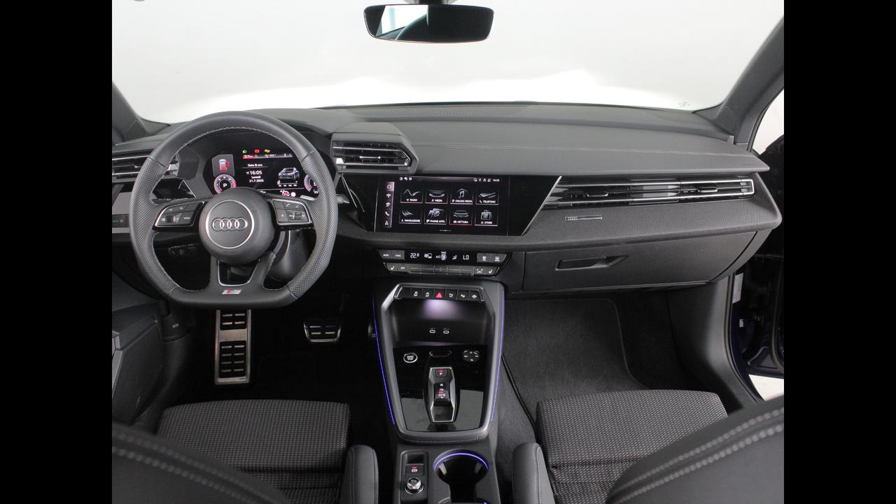 AUDI A3 IV 2024 allstreet - A3 allstreet 35 2.0 tdi Business s-tronic