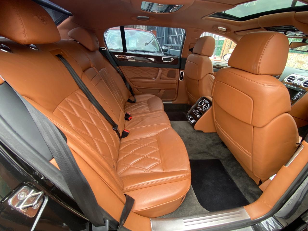 Bentley Flying Spur *W12* Chauffeur Paket