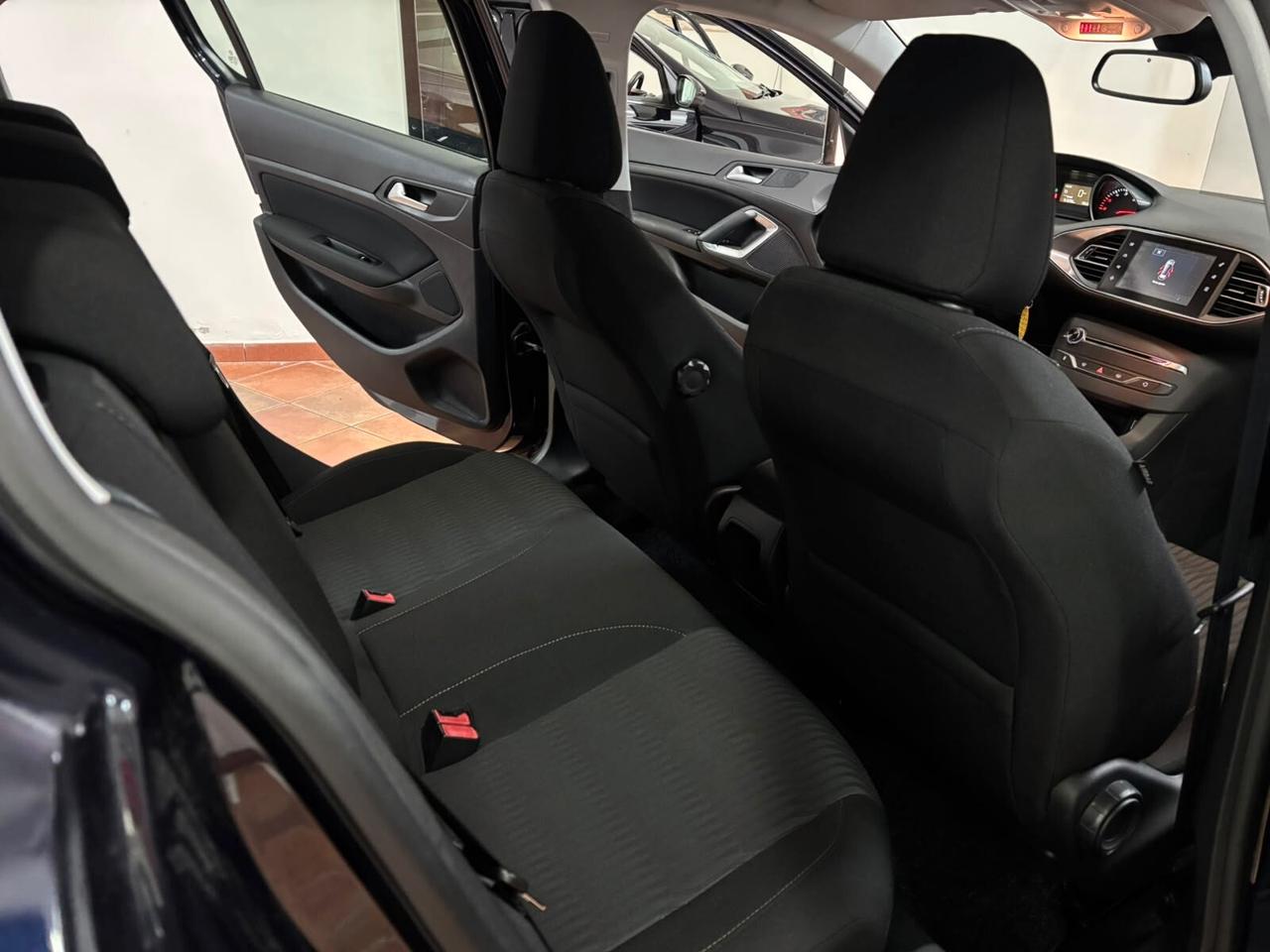 PEUGEOT 308 2015 1.6 DIESEL