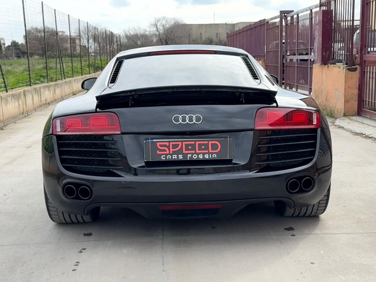 Audi R8 4.2 V8 FSI quattro R tronic