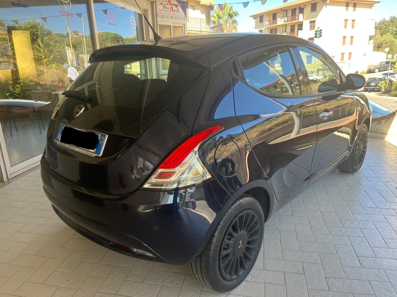Lancia Ypsilon 1.2 69 CV 5 porte GPL Ecochic Platinum