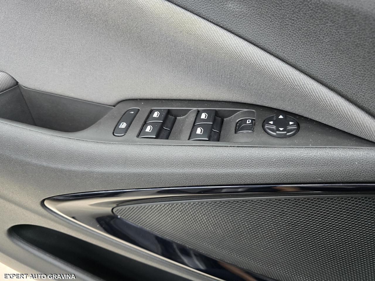 OPEL CROSSLAND 2019 GPL 120TH ANNIVERSARIO