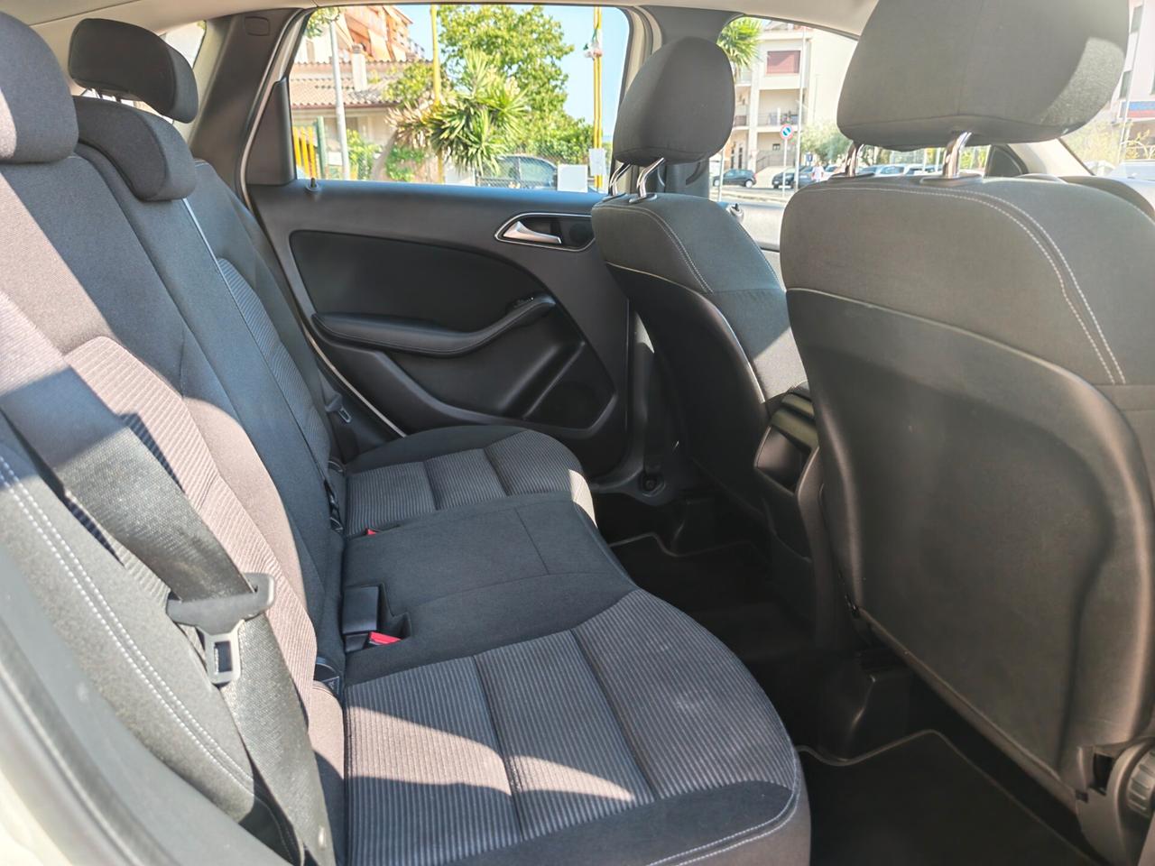 Mercedes-benz A 180 d Premium