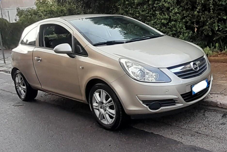 Opel Corsa 1.2 3 porte Club