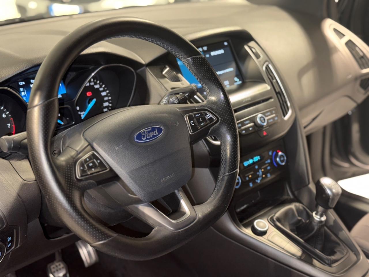 Ford Focus 1.0 EcoBoost 125 CV Start&Stop ST Line Business