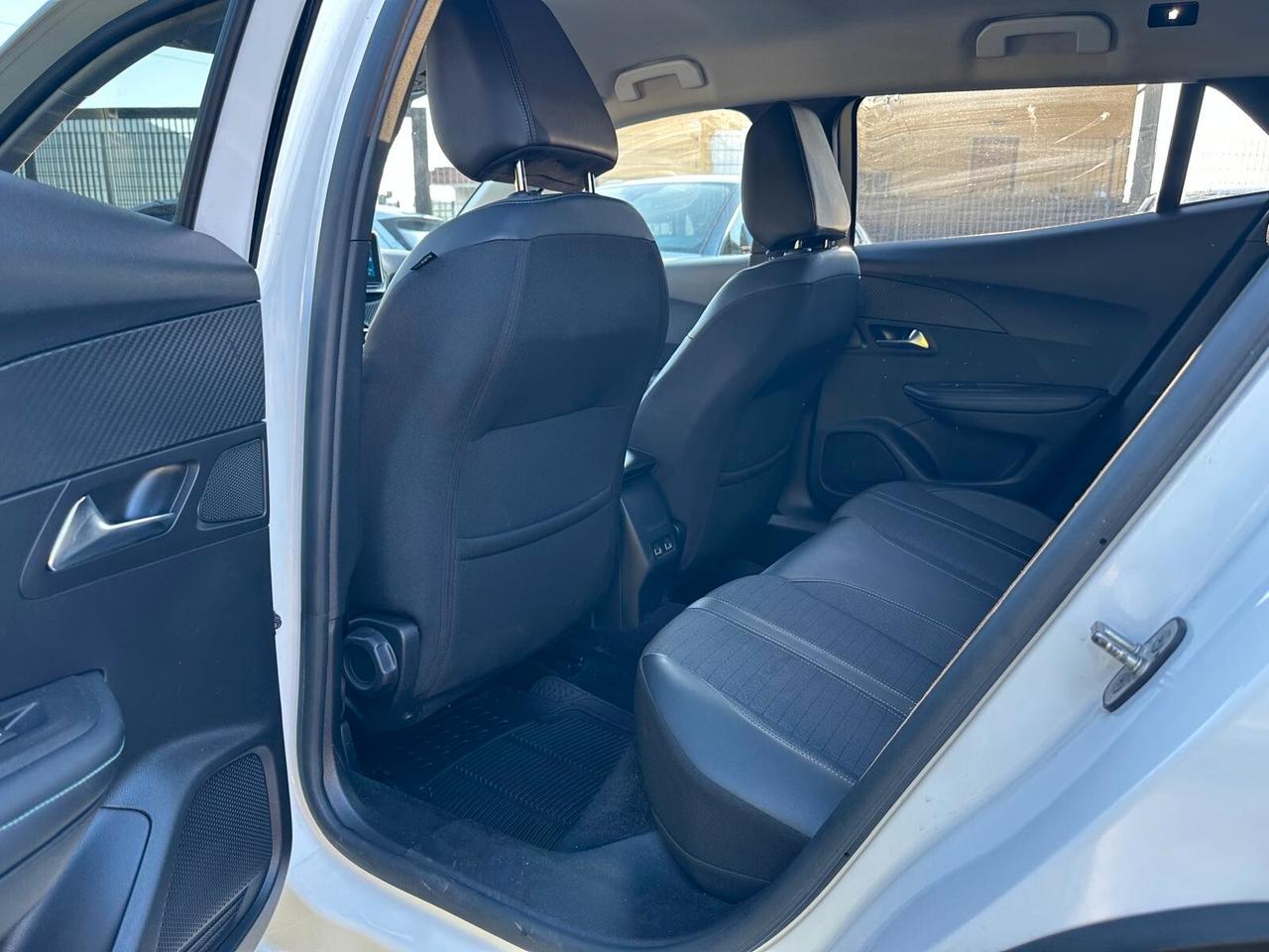 Peugeot 2008 BlueHDi 1.5HDI 130CV ALLURE -AUTOMATICA-SCHERMO COCKPIT 2022