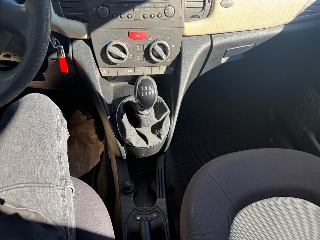 Lancia Ypsilon 1.2 Oro