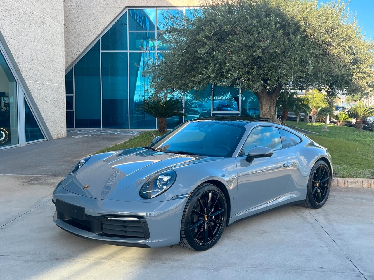 Porsche 992 Coupe Carrera possibilità noleggio no scoring