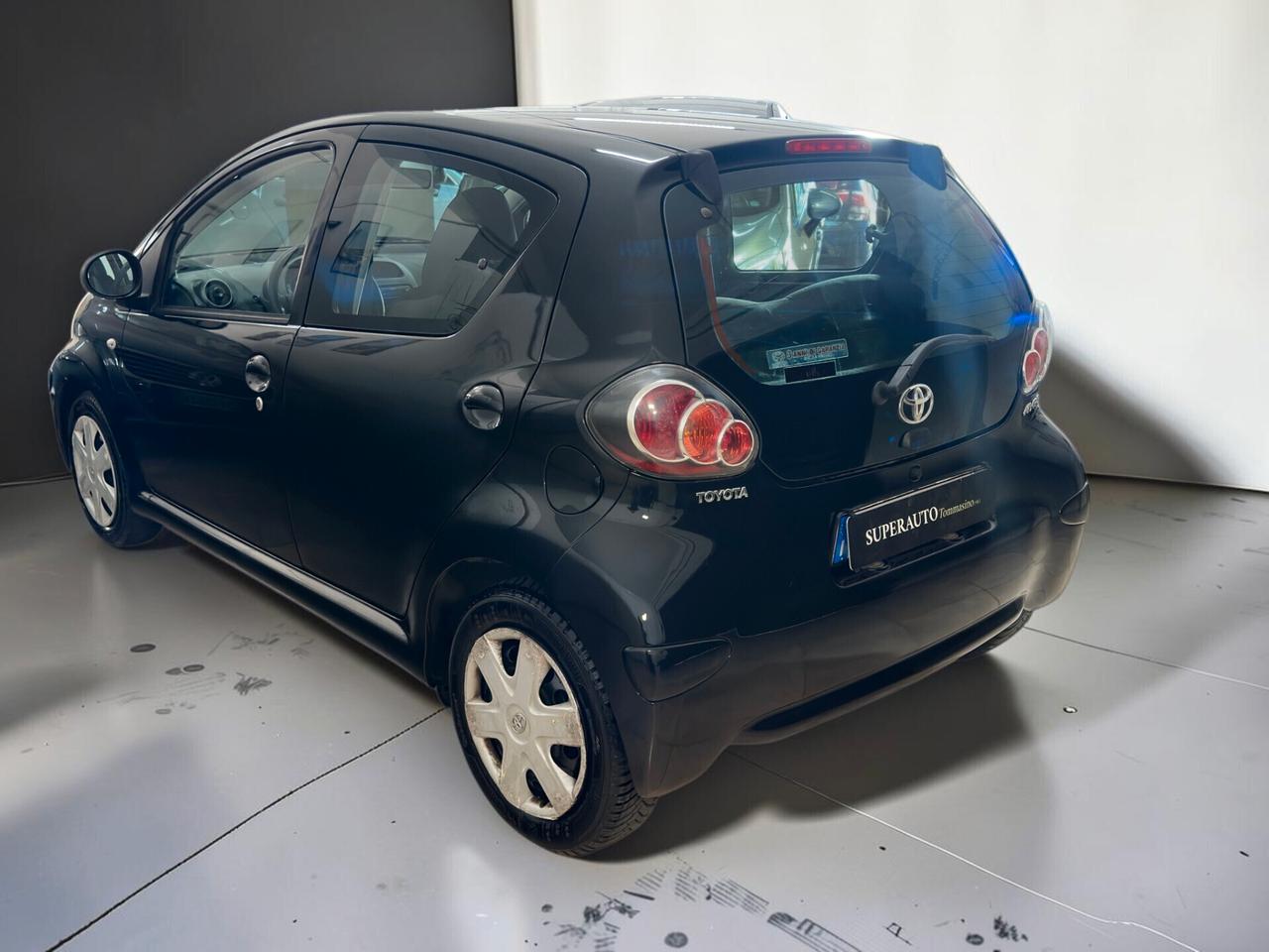 Toyota Aygo 1.0 12V VVT-i 5 porte Sol
