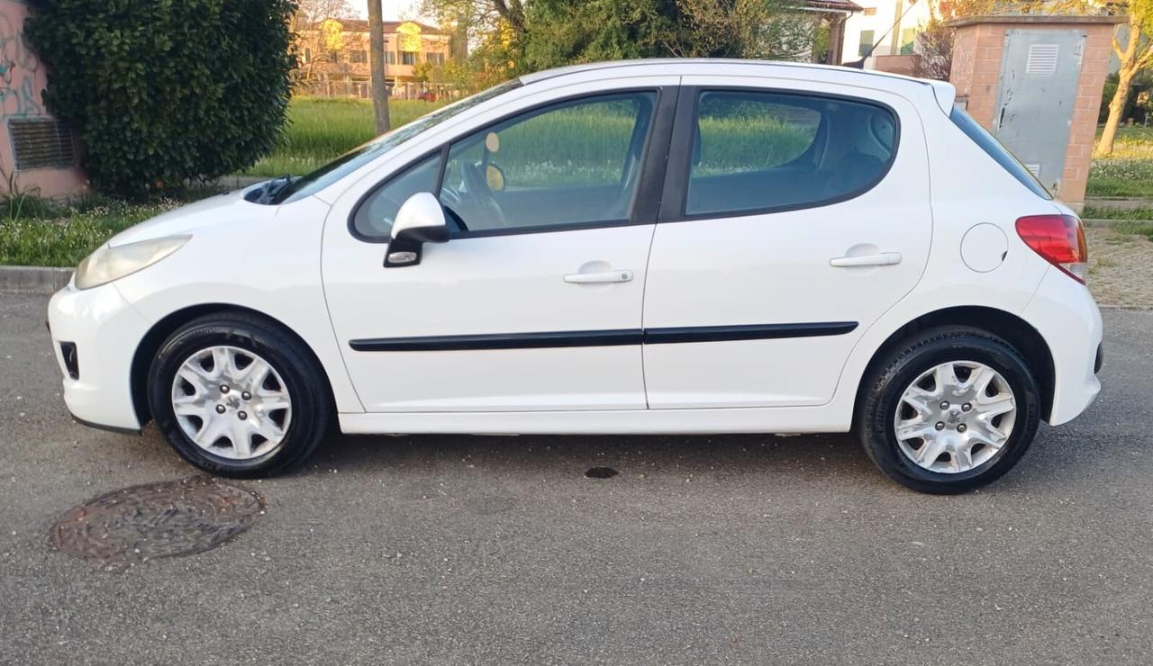 Peugeot 207 1.4 8V 75CV 5p. Energie Sport ECO GPL
