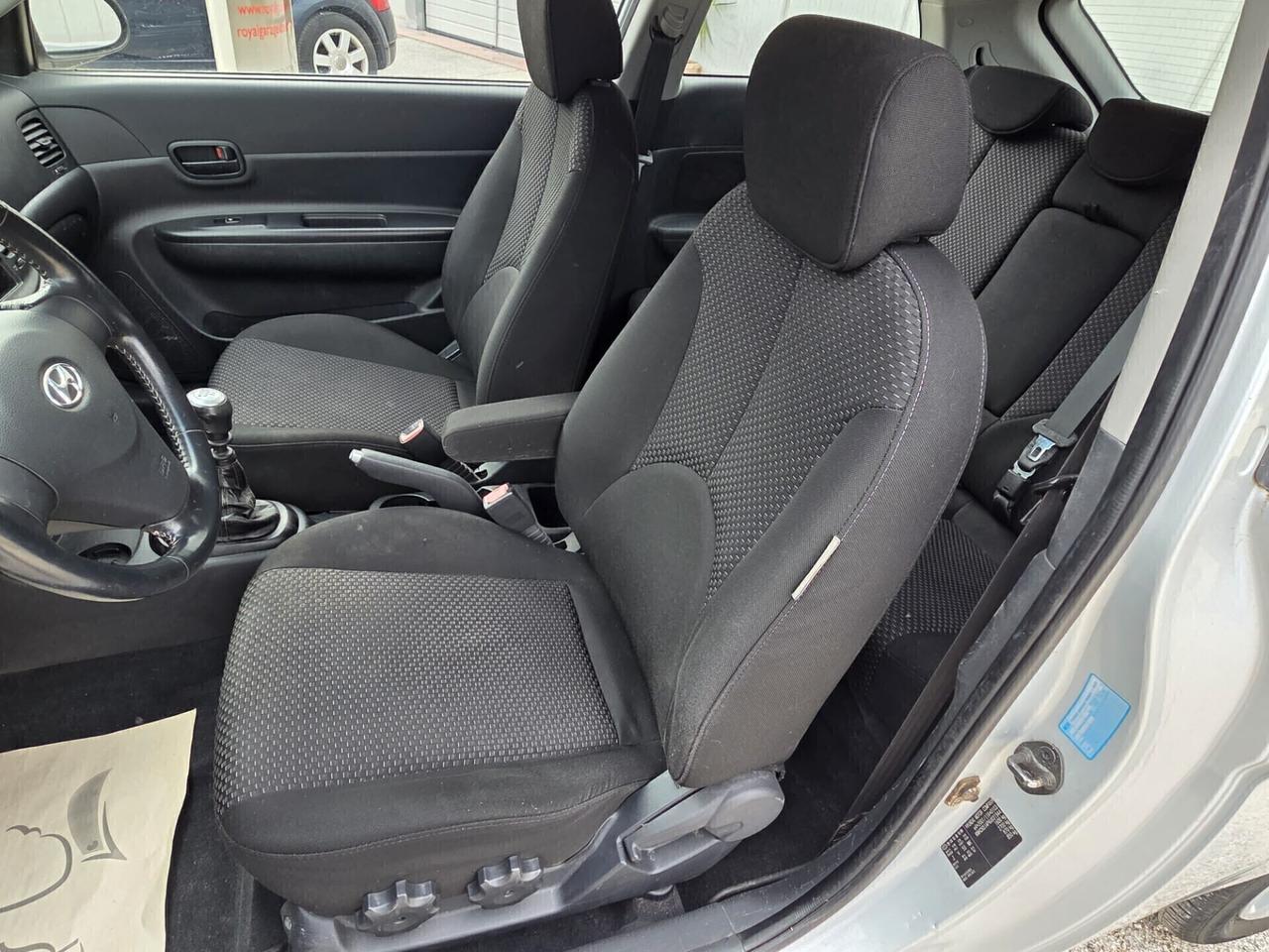 Hyundai Accent 1.4 DYNAMIC METANO -soli km 65.000-