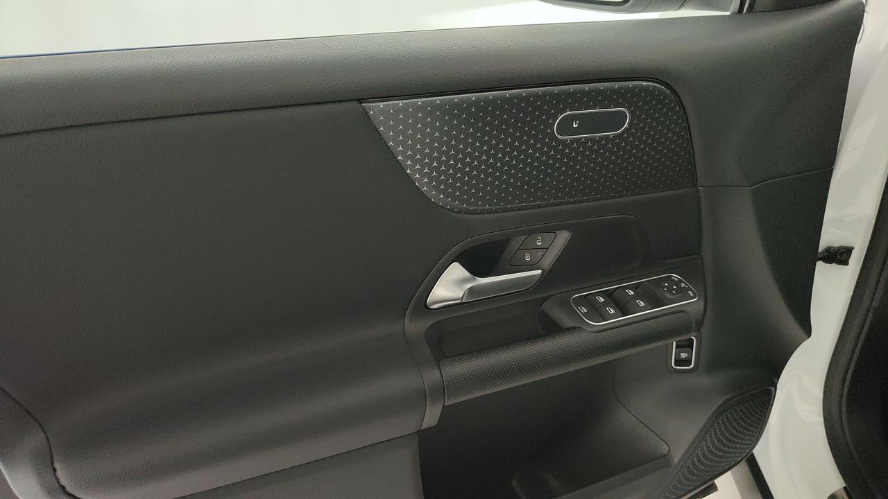 Mercedes-Benz GLB 180 d Advanced auto